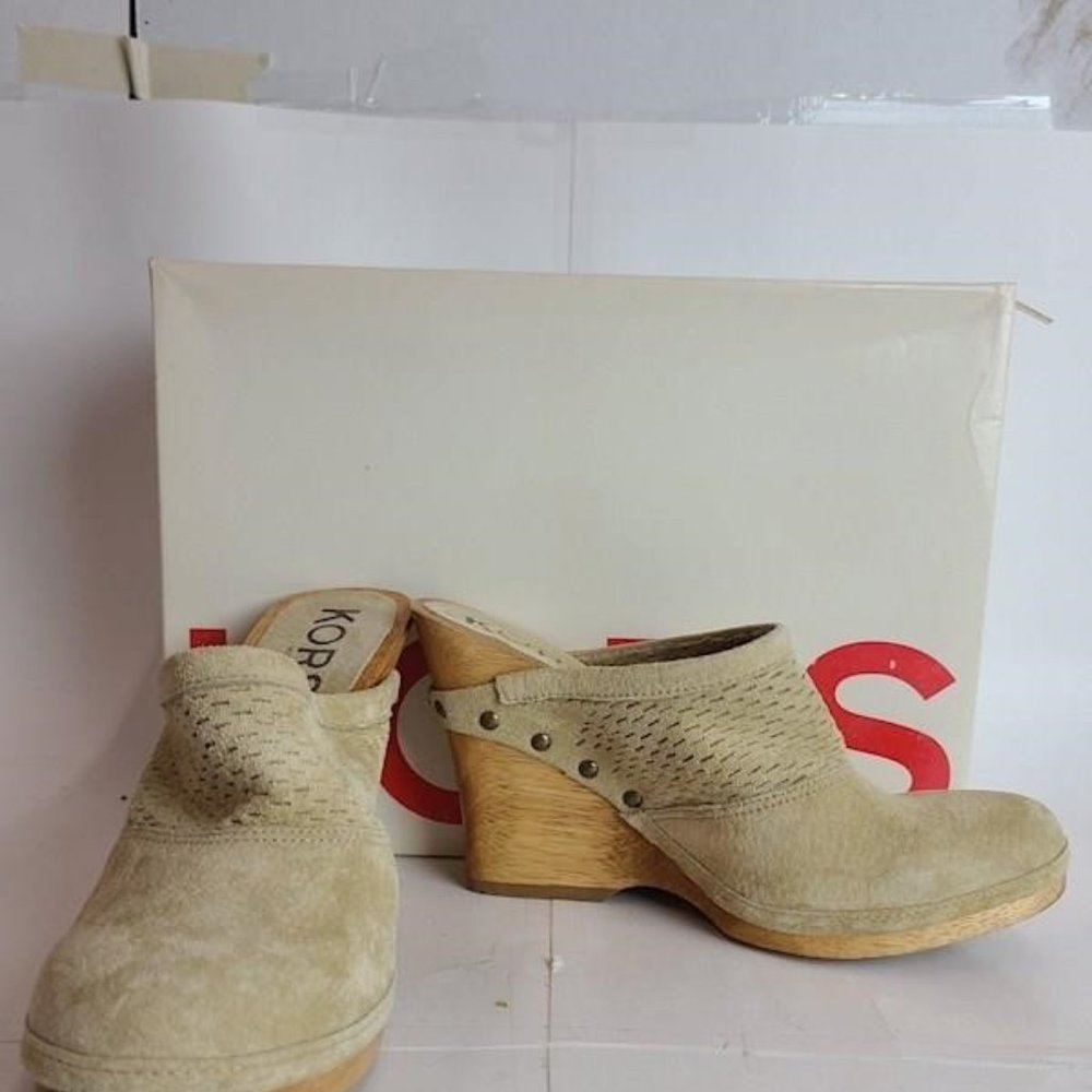 Michael Kors Beige Suede Wedge Clogs